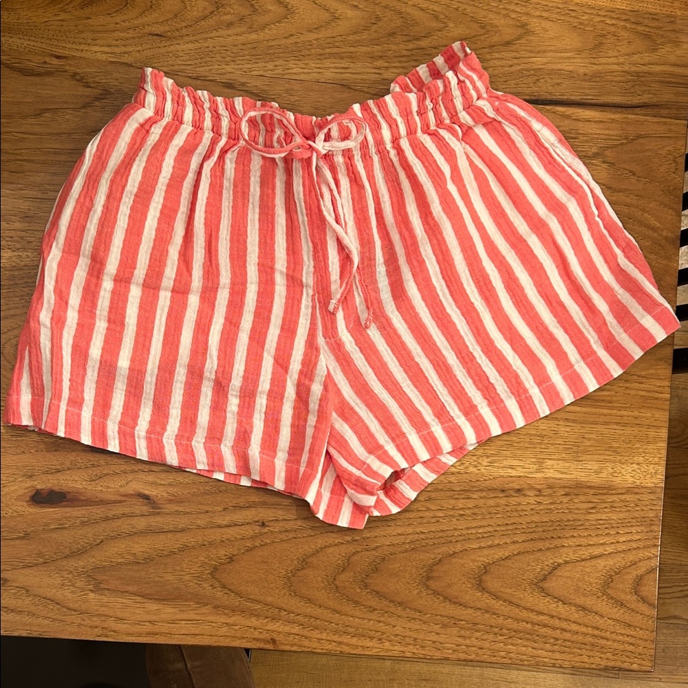 Universal Thread Red and White Striped Shorts